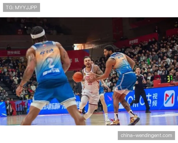 新疆18分逆转广东 阿不都关键抢断展现防守转化控场